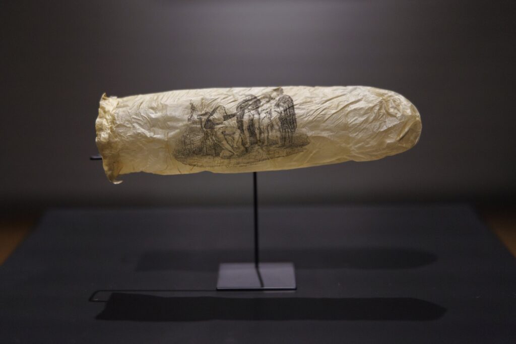 200-year-old-condom-de-1024x683.jpg